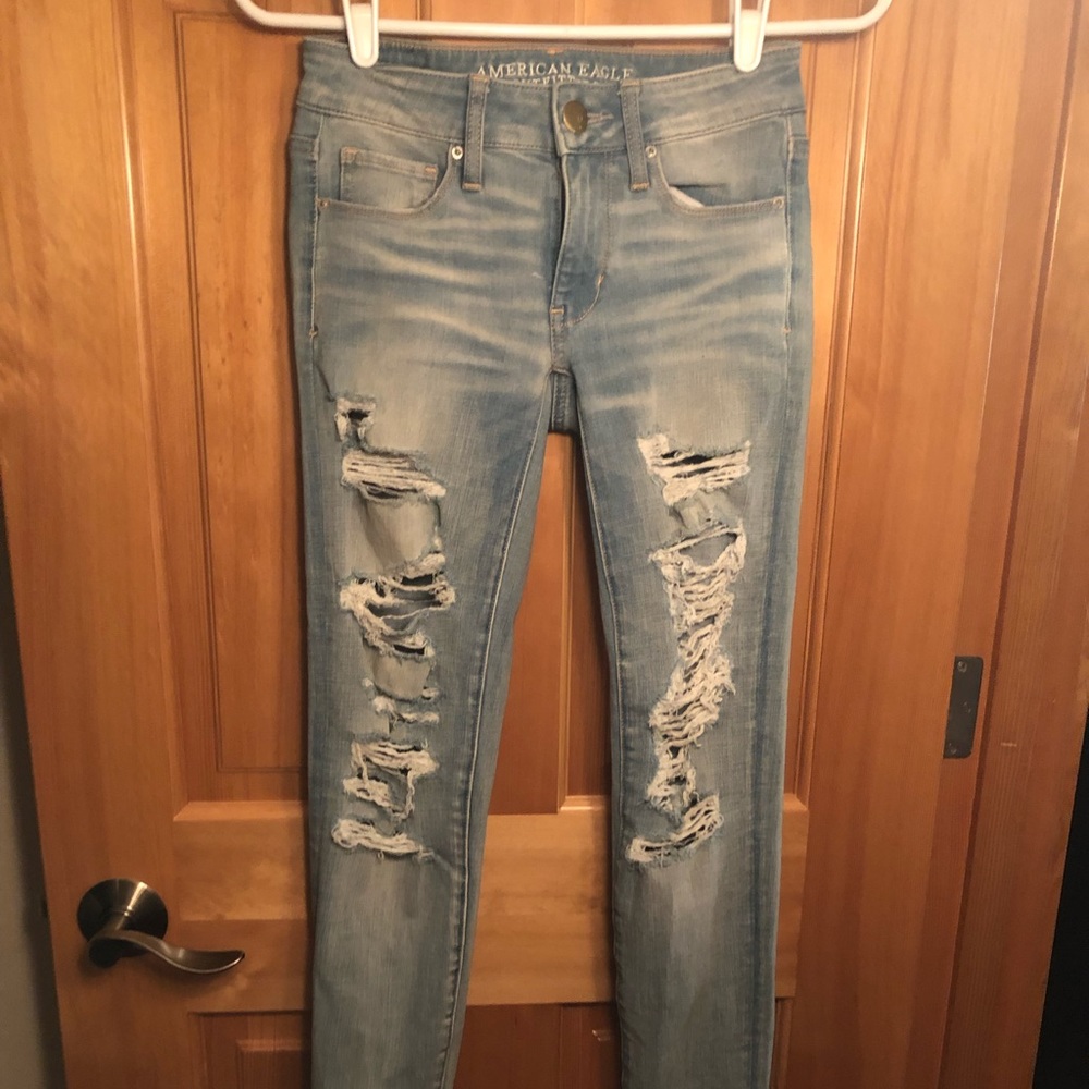 American eagle distressed jeans